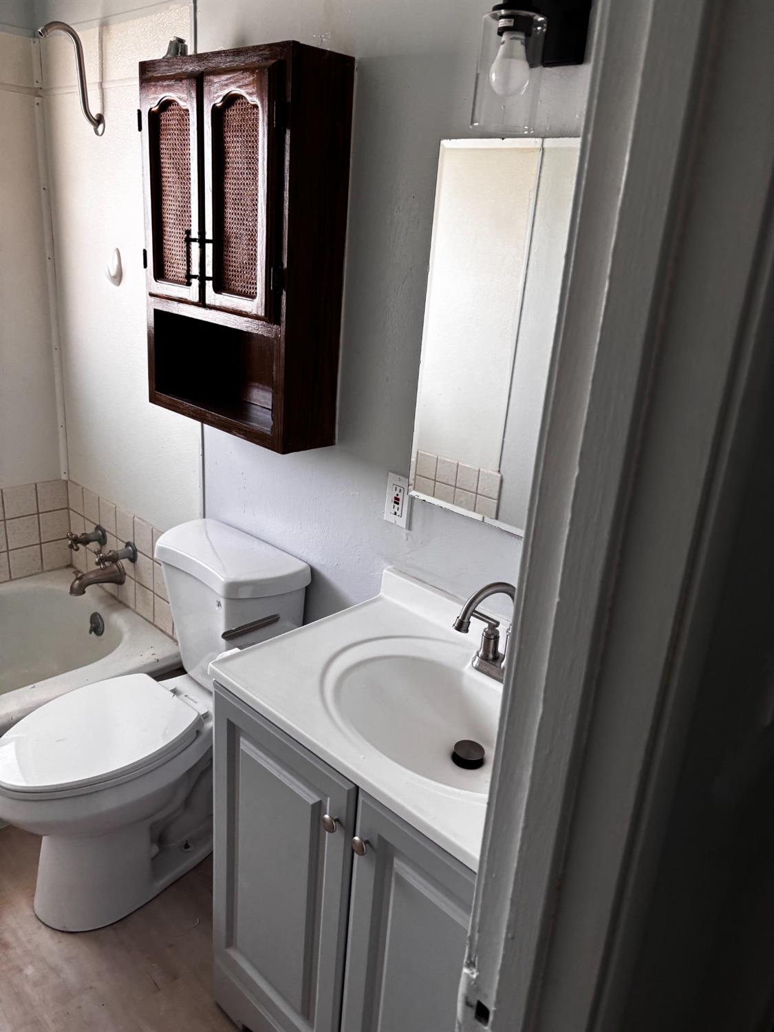 1353 N Adler Ave, Fresno, CA 93727