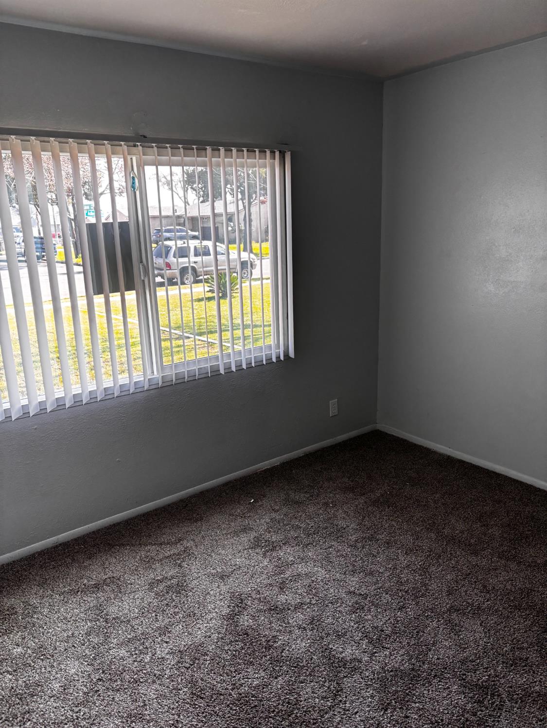 1353 N Adler Ave, Fresno, CA 93727