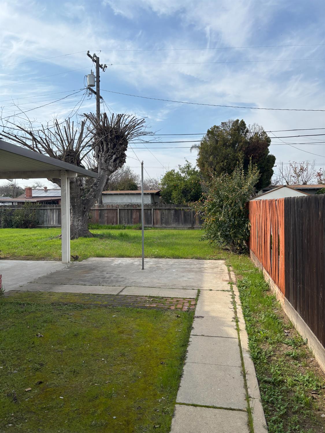 1353 N Adler Ave, Fresno, CA 93727