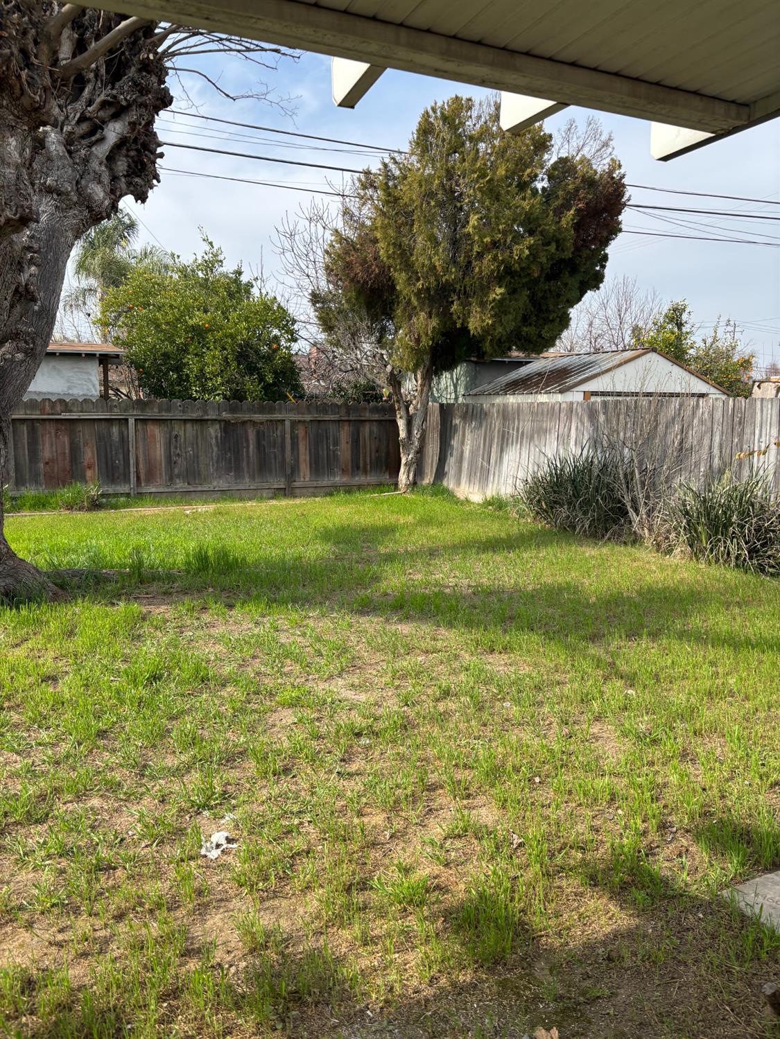 1353 N Adler Ave, Fresno, CA 93727