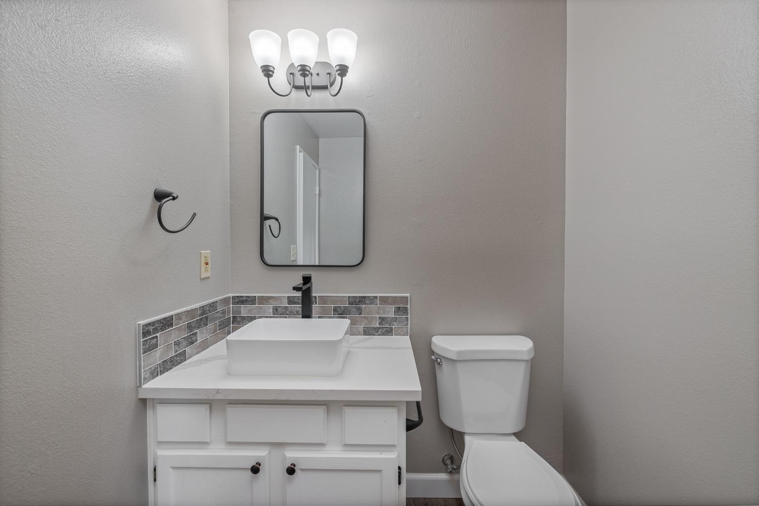 50850 Smoke Tree, Bass Lake, CA 93604