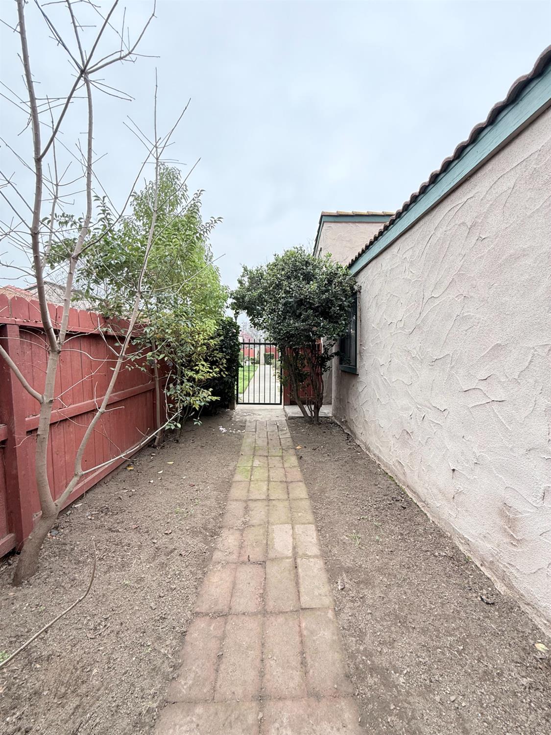 5965 E Shields Ave #144, Fresno, CA 93727