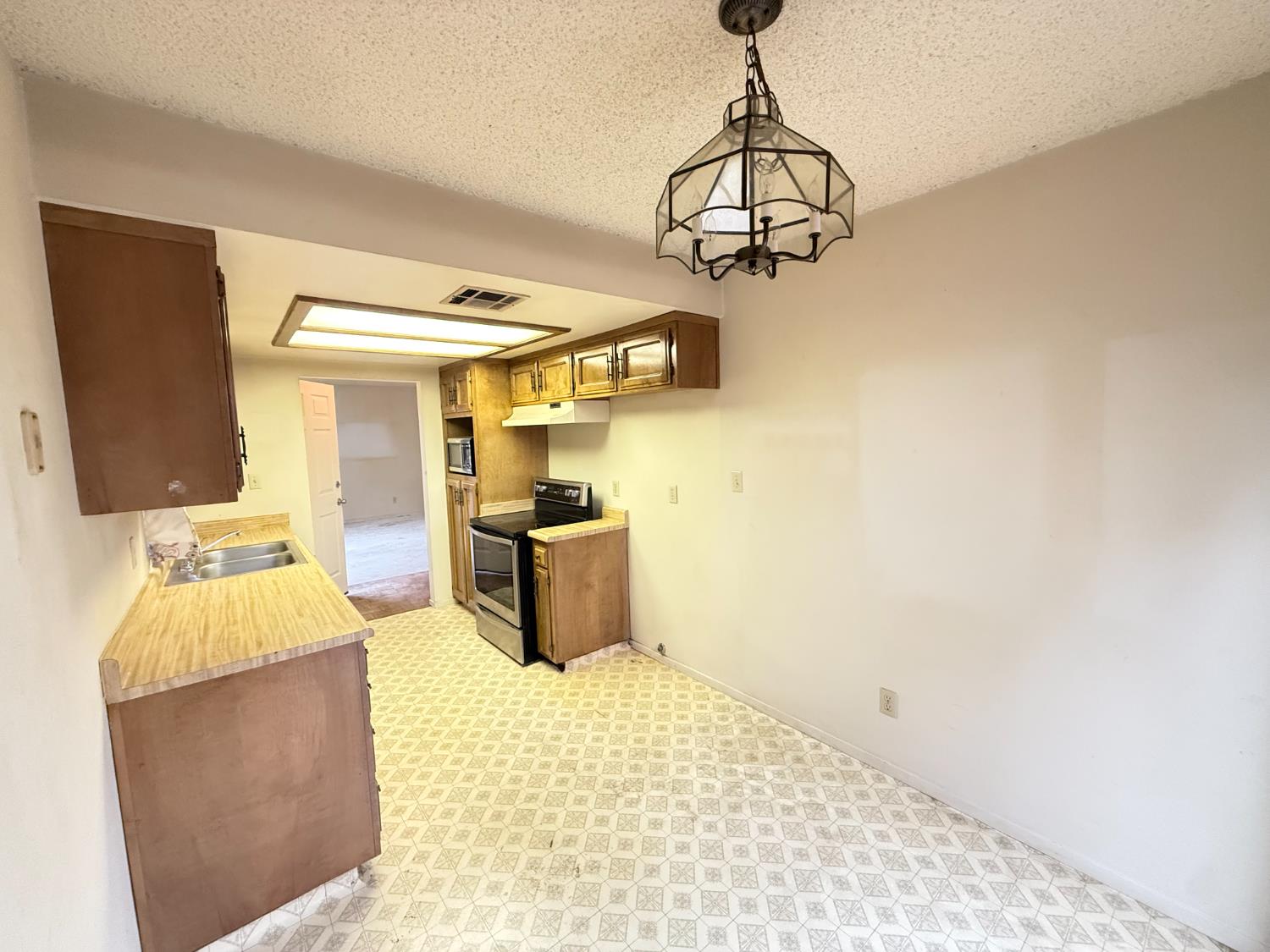 5965 E Shields Ave #144, Fresno, CA 93727