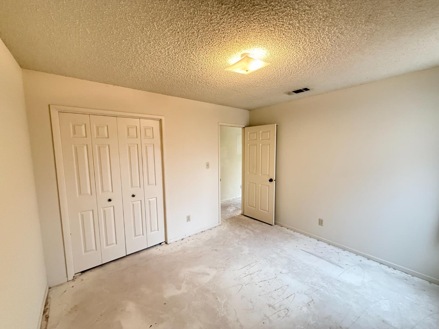 5965 E Shields Ave #144, Fresno, CA 93727