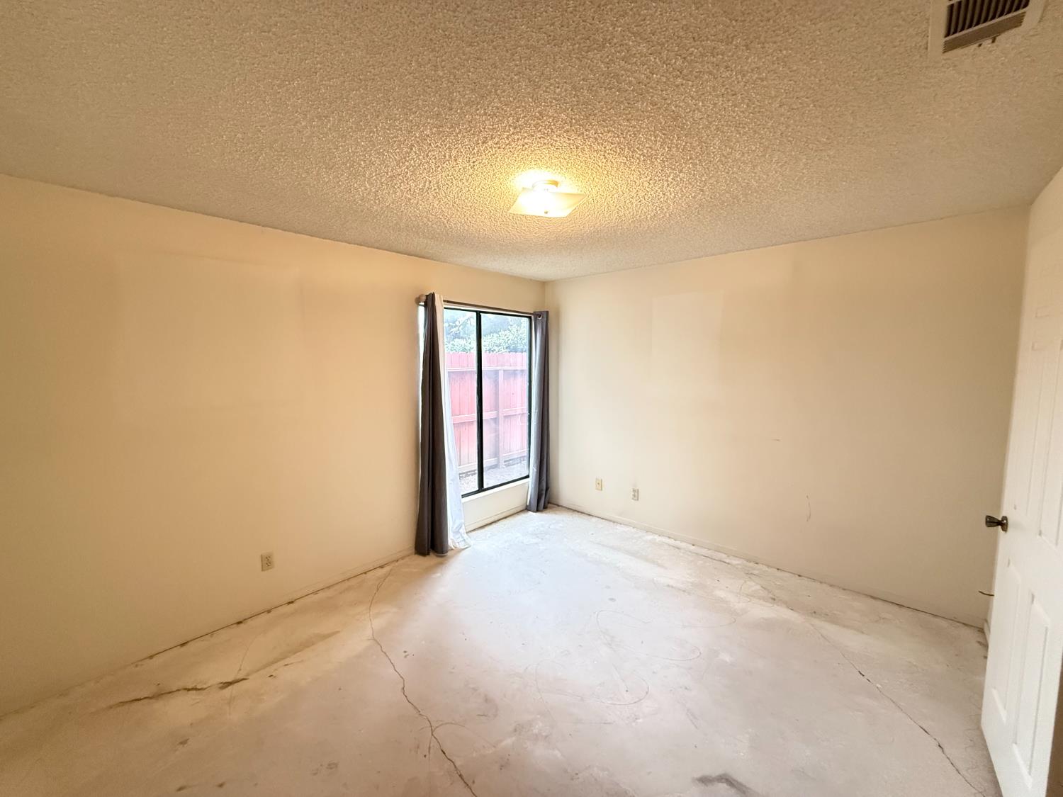 5965 E Shields Ave #144, Fresno, CA 93727