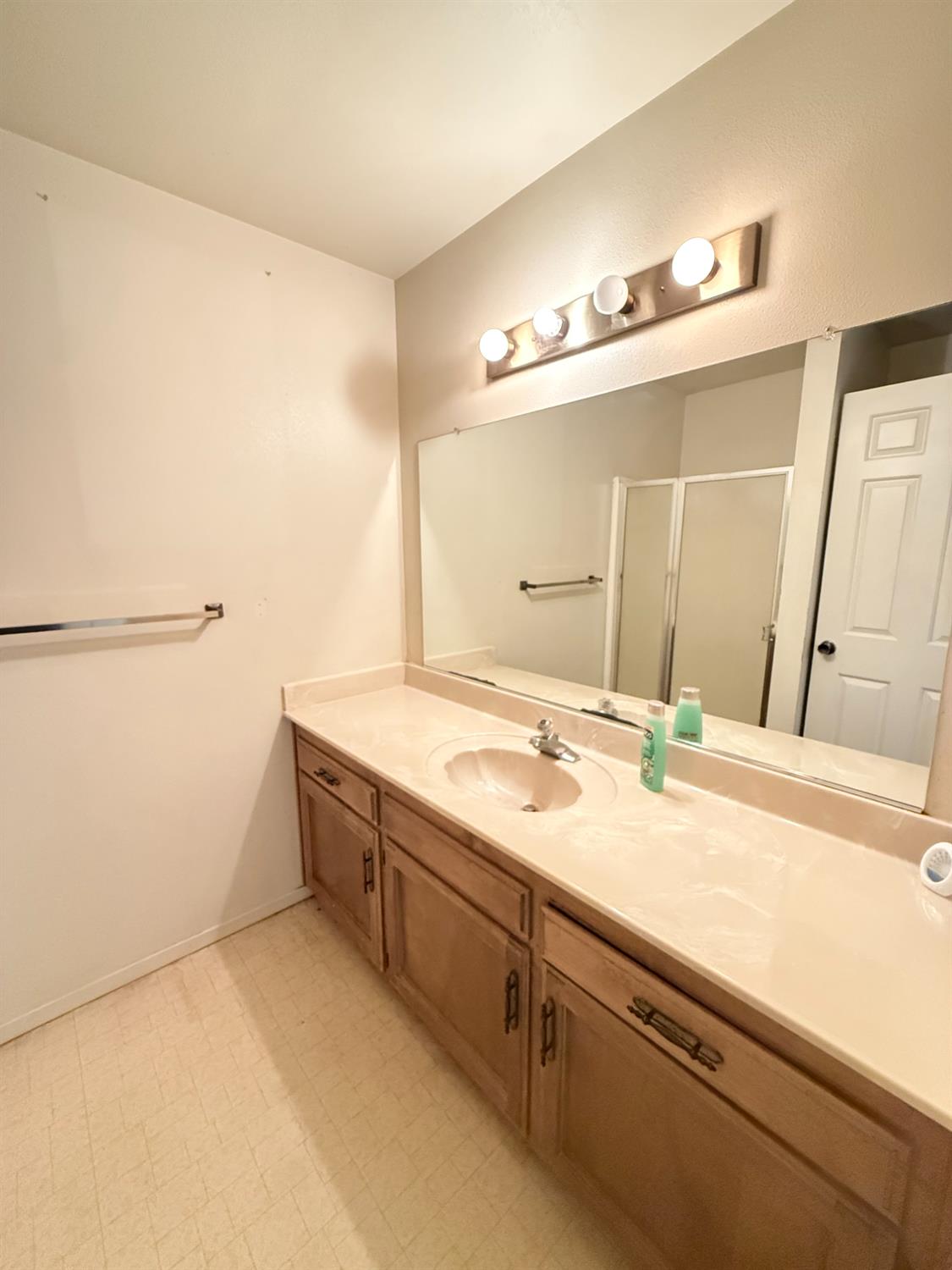 5965 E Shields Ave #144, Fresno, CA 93727