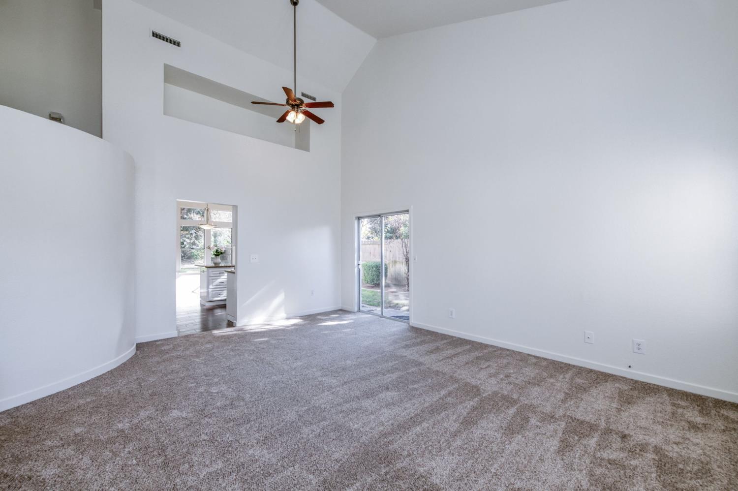 10352 N Doheny Dr, Fresno, CA 93730