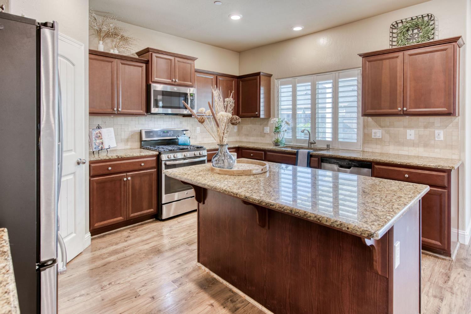 3341 N Pearwood Ave, Fresno, CA 93727