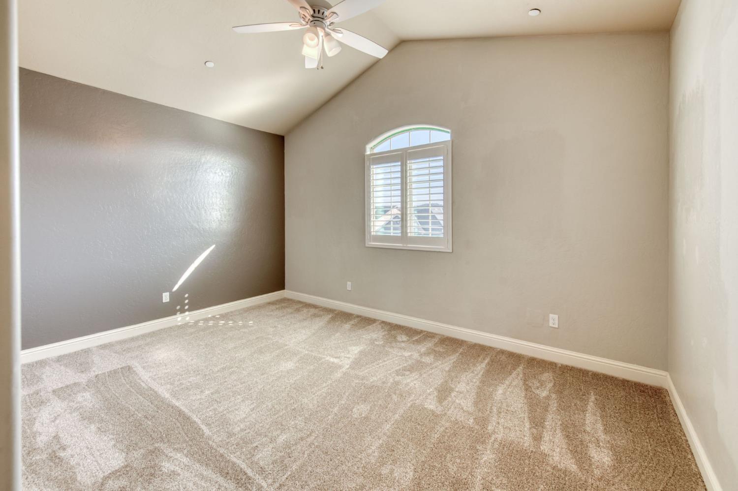 3341 N Pearwood Ave, Fresno, CA 93727