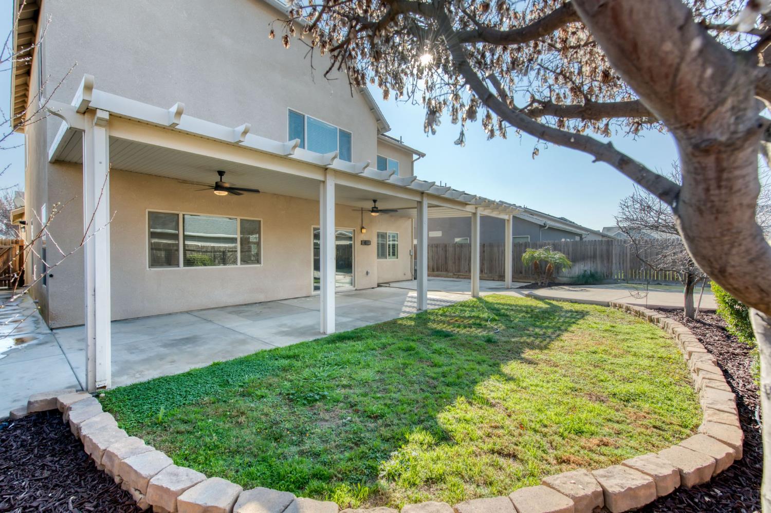 3341 N Pearwood Ave, Fresno, CA 93727