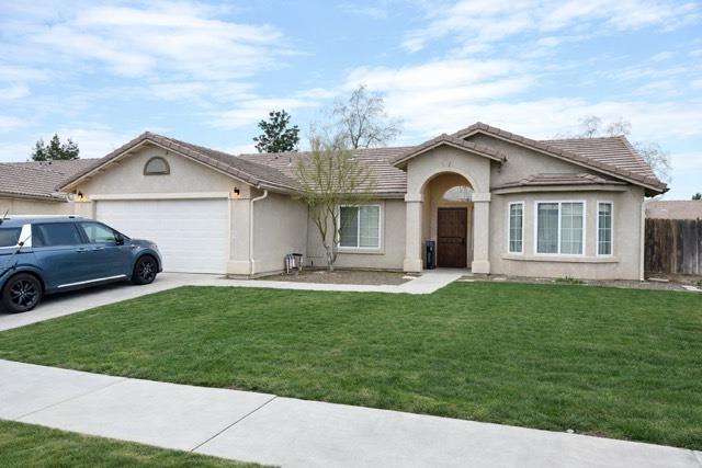 443 S Park Ave, Kerman, CA 93630