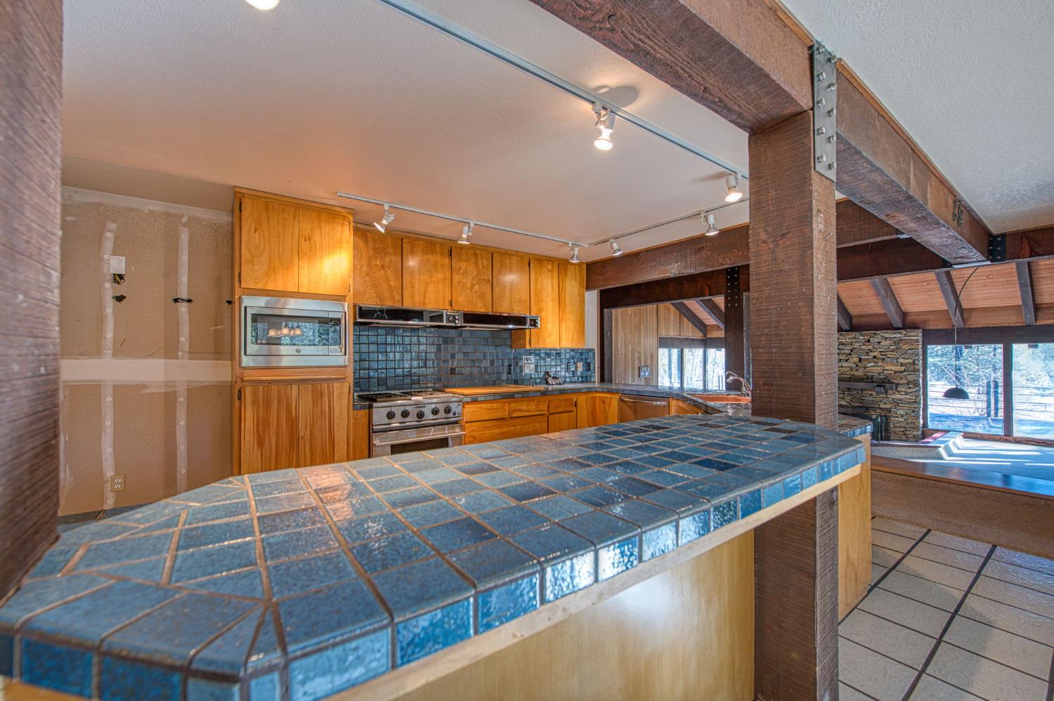 39326 Littlefield Rd, Shaver Lake, CA 93664