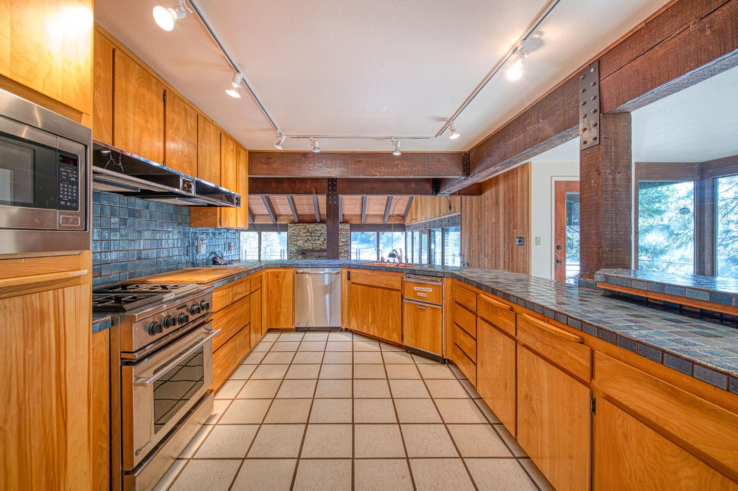 39326 Littlefield Rd, Shaver Lake, CA 93664