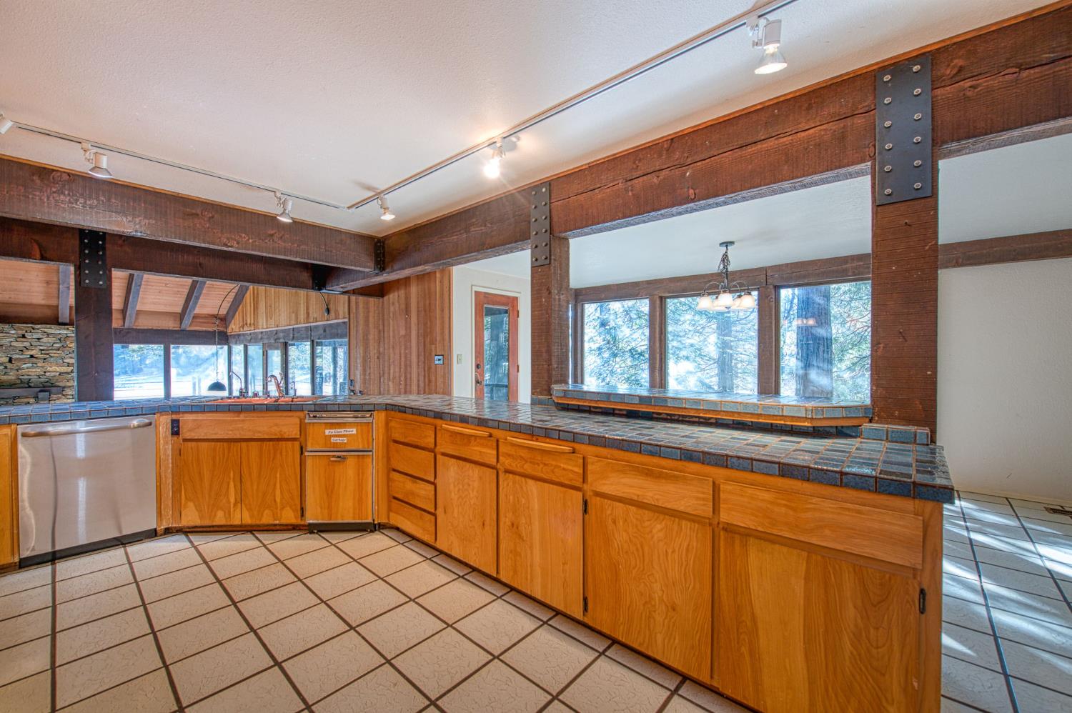 39326 Littlefield Rd, Shaver Lake, CA 93664