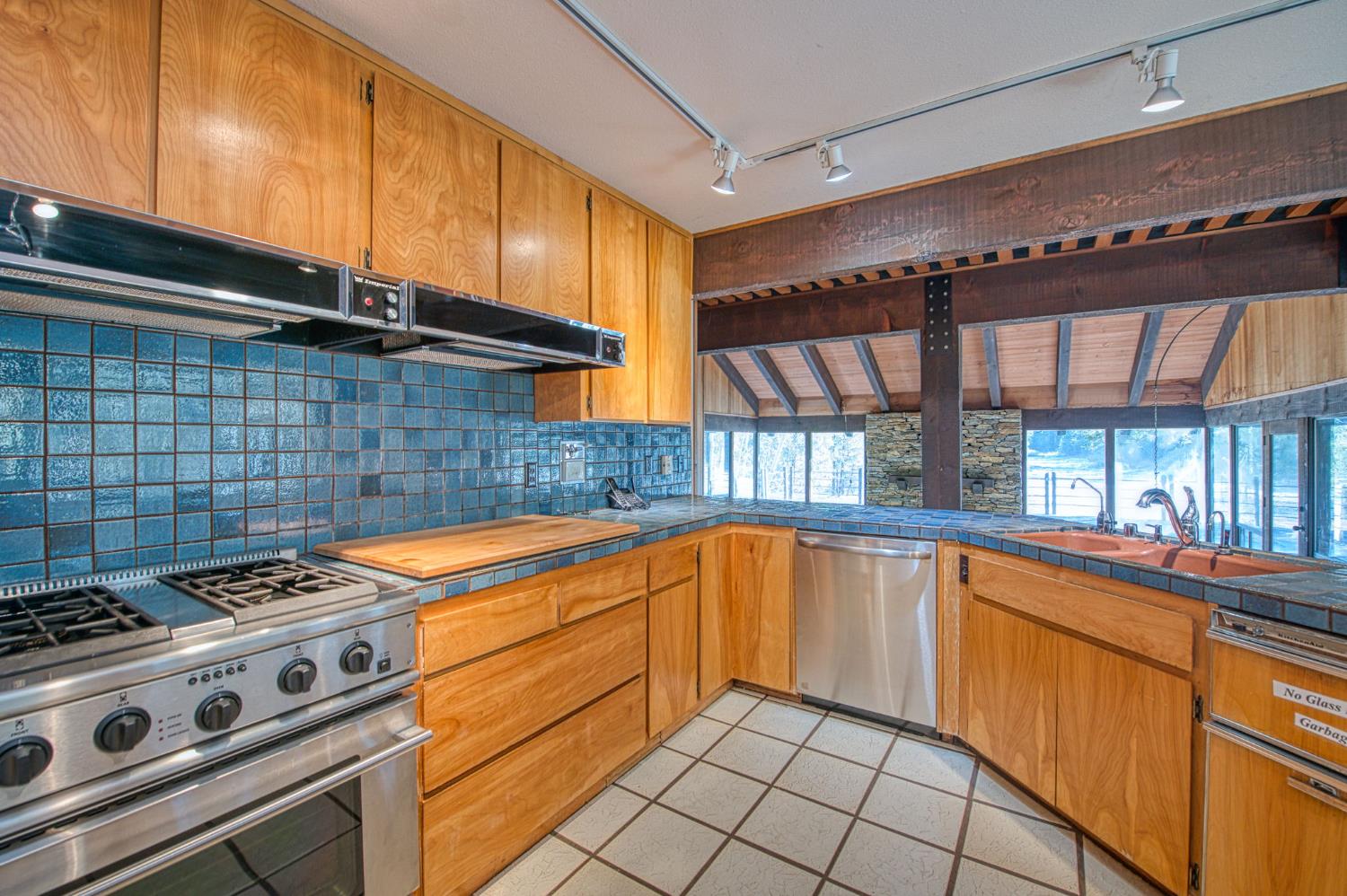 39326 Littlefield Rd, Shaver Lake, CA 93664