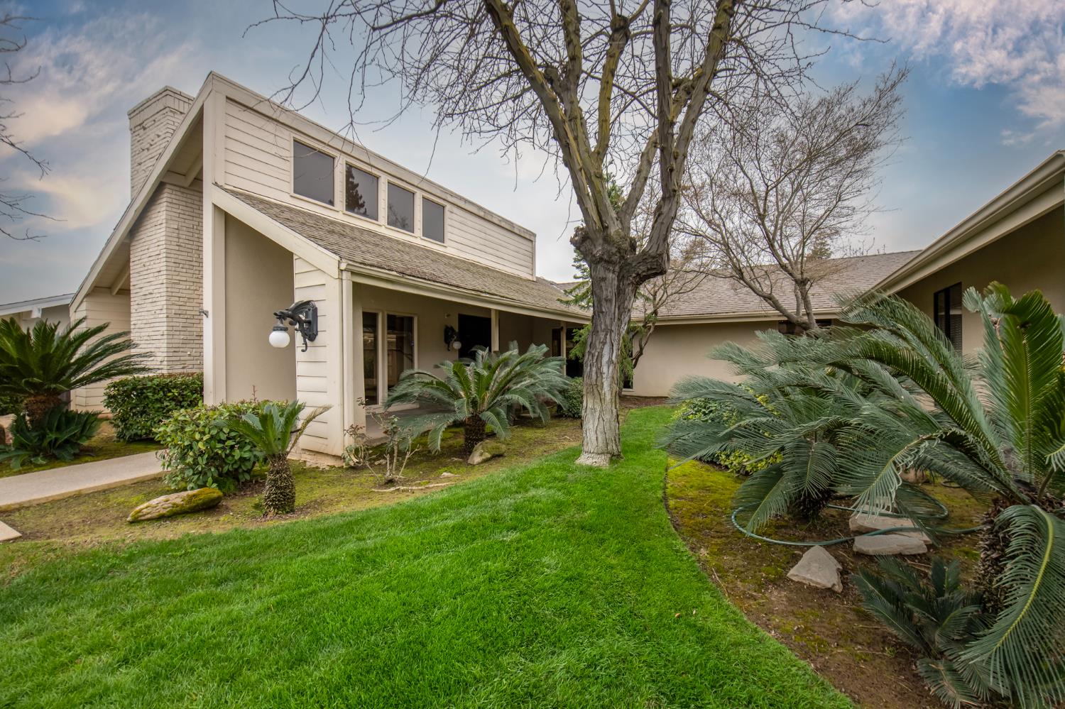 6271 N Prospect Ave, Fresno, CA 93711