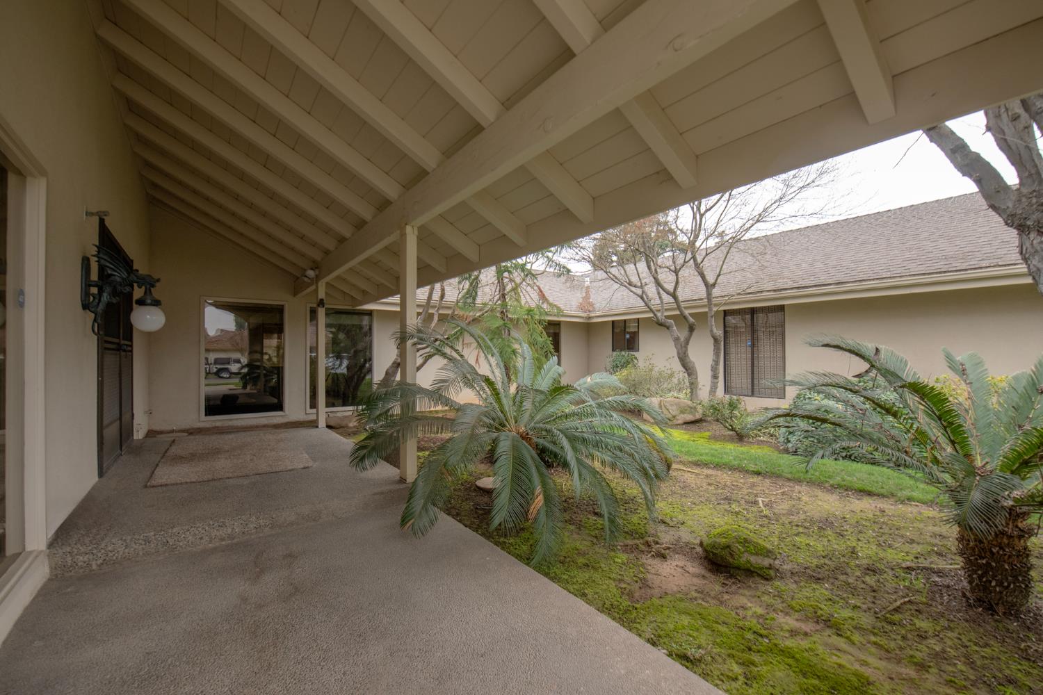 6271 N Prospect Ave, Fresno, CA 93711