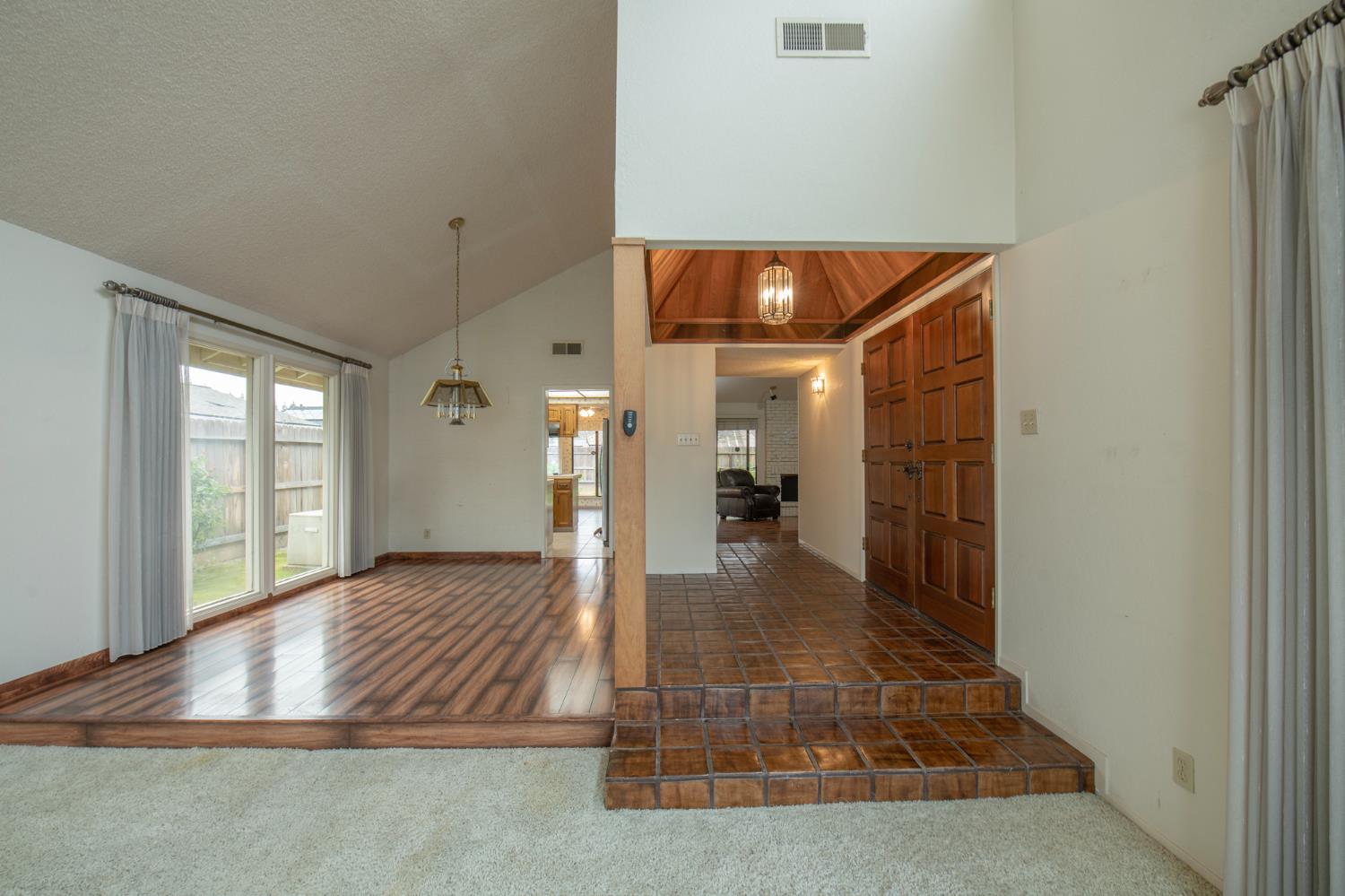 6271 N Prospect Ave, Fresno, CA 93711