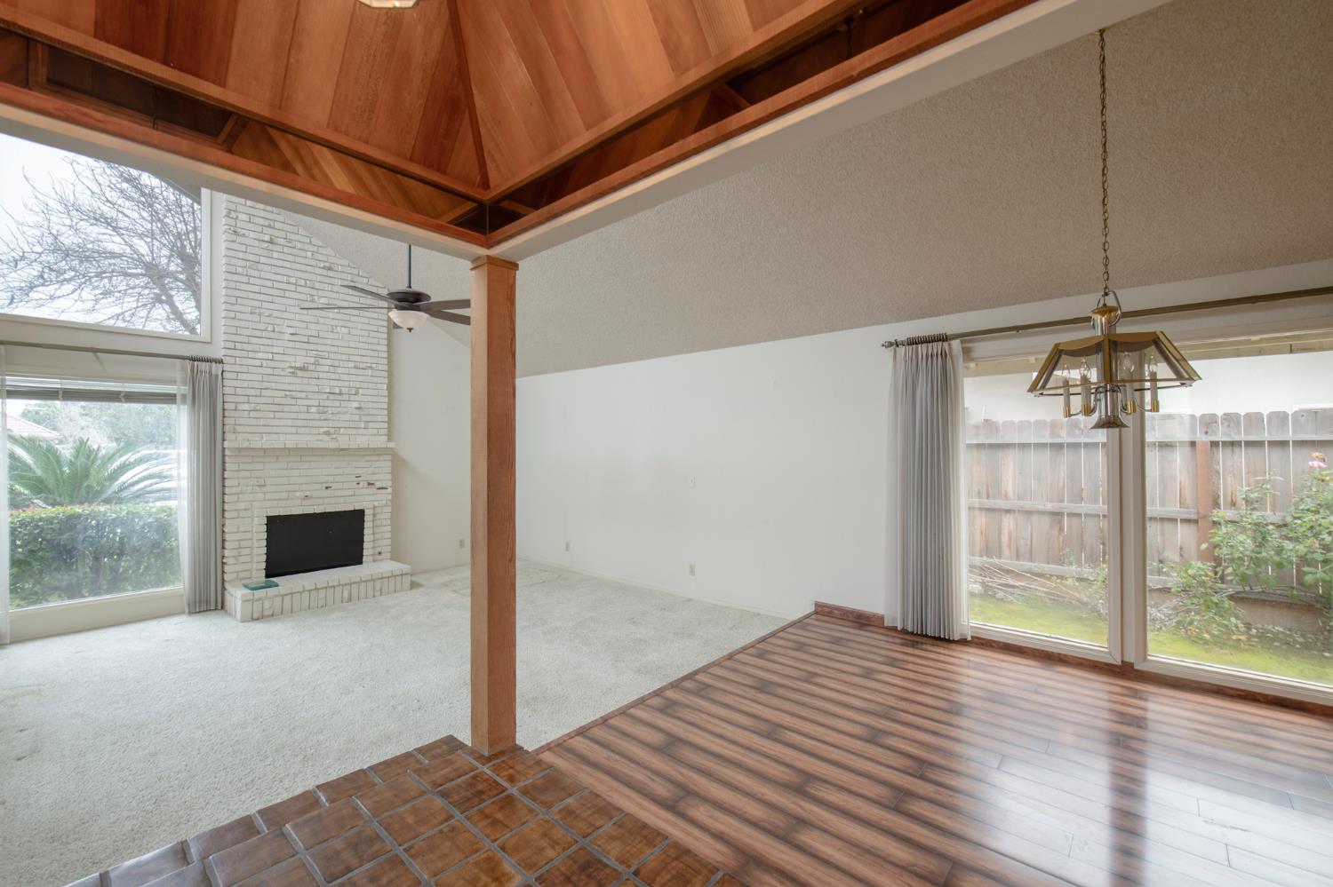 6271 N Prospect Ave, Fresno, CA 93711