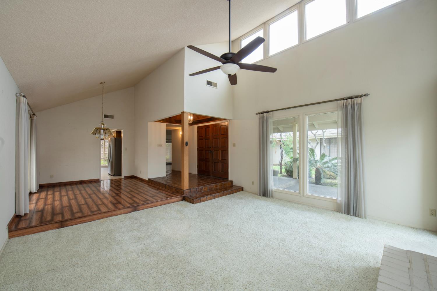 6271 N Prospect Ave, Fresno, CA 93711