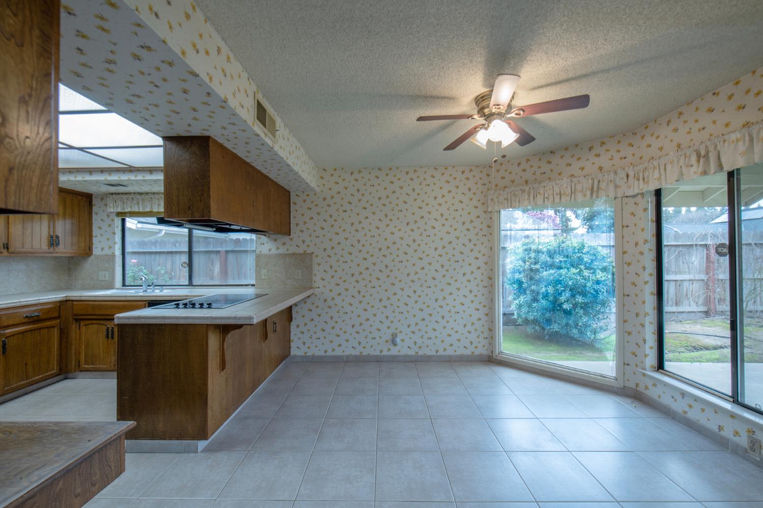 6271 N Prospect Ave, Fresno, CA 93711