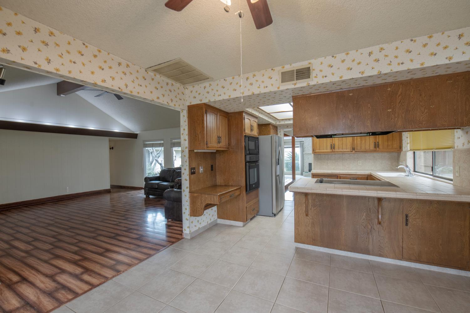 6271 N Prospect Ave, Fresno, CA 93711