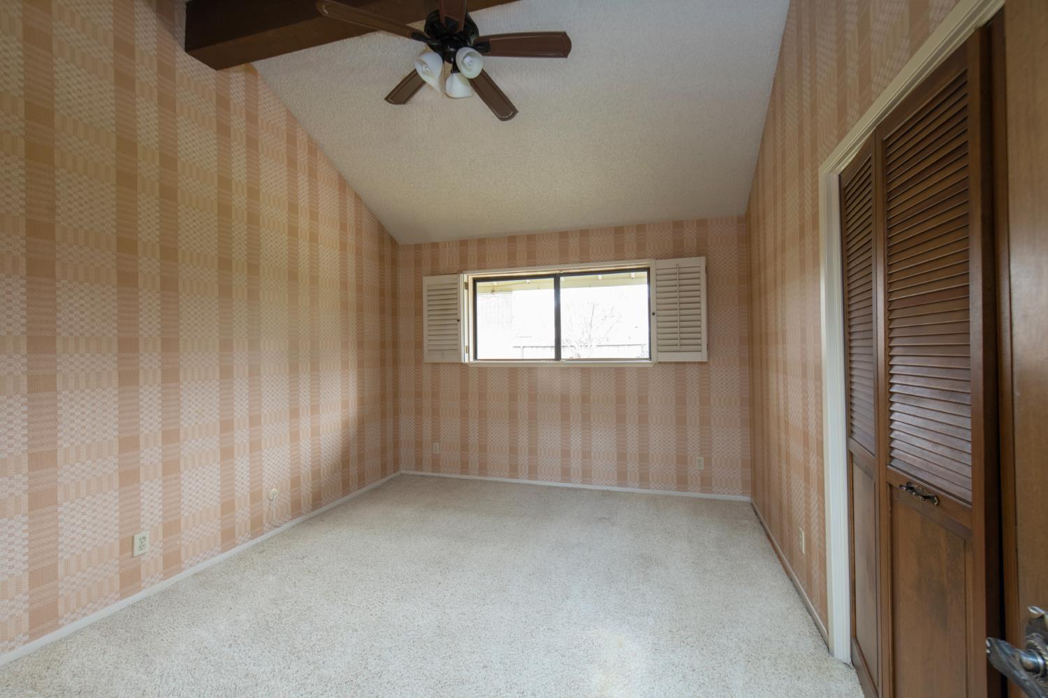 6271 N Prospect Ave, Fresno, CA 93711