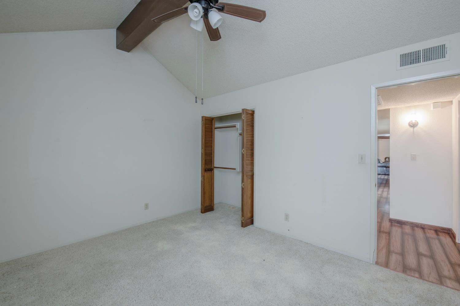 6271 N Prospect Ave, Fresno, CA 93711