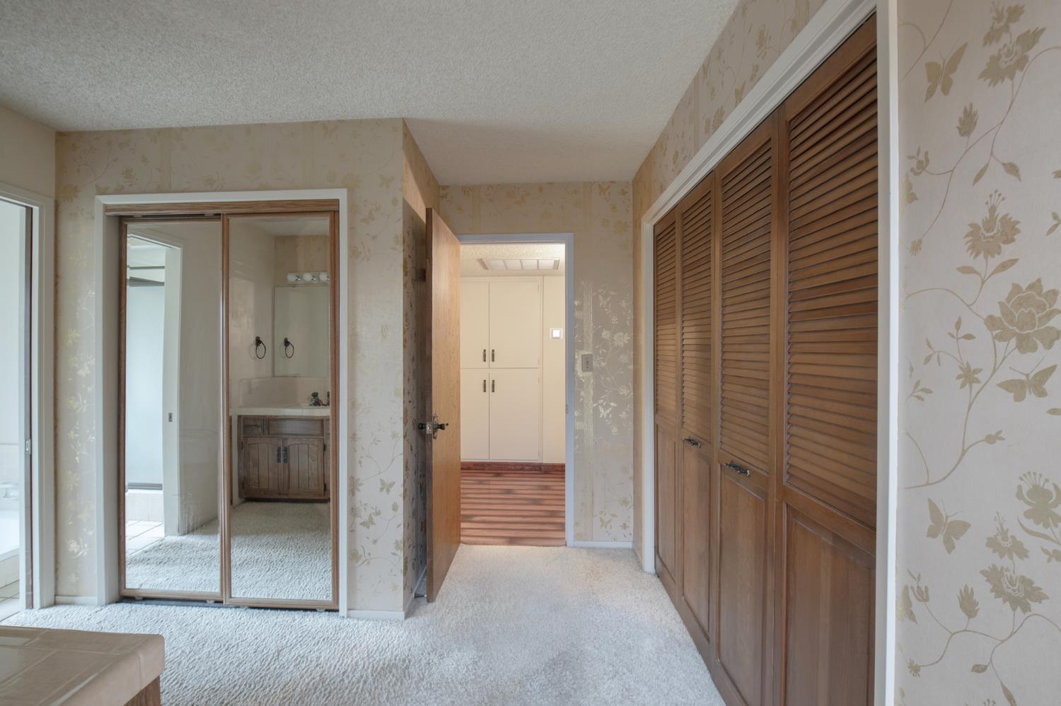 6271 N Prospect Ave, Fresno, CA 93711