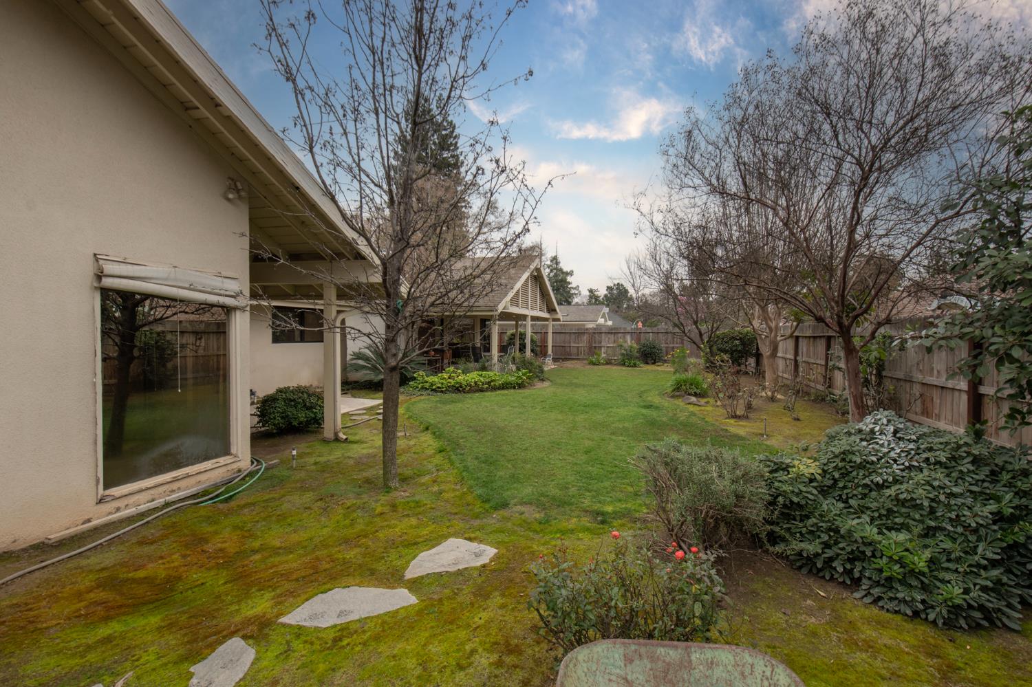 6271 N Prospect Ave, Fresno, CA 93711