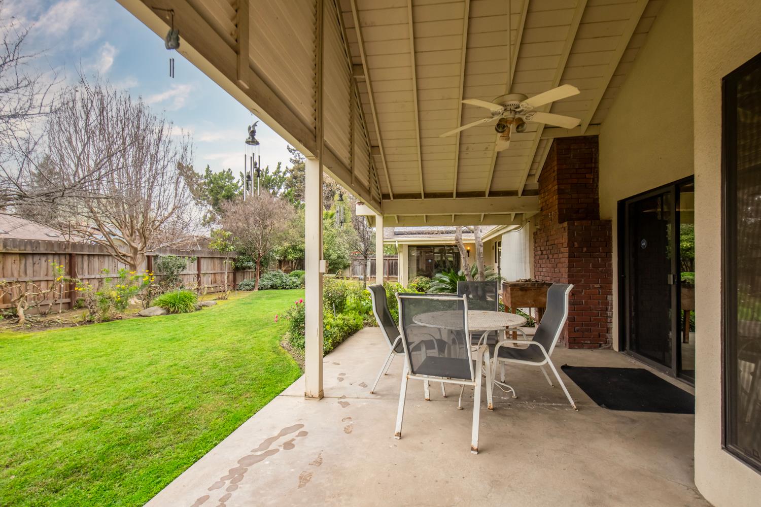 6271 N Prospect Ave, Fresno, CA 93711