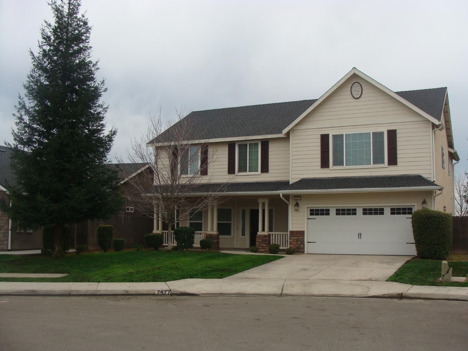 7477 N La Paz Ave, Fresno, CA 93722