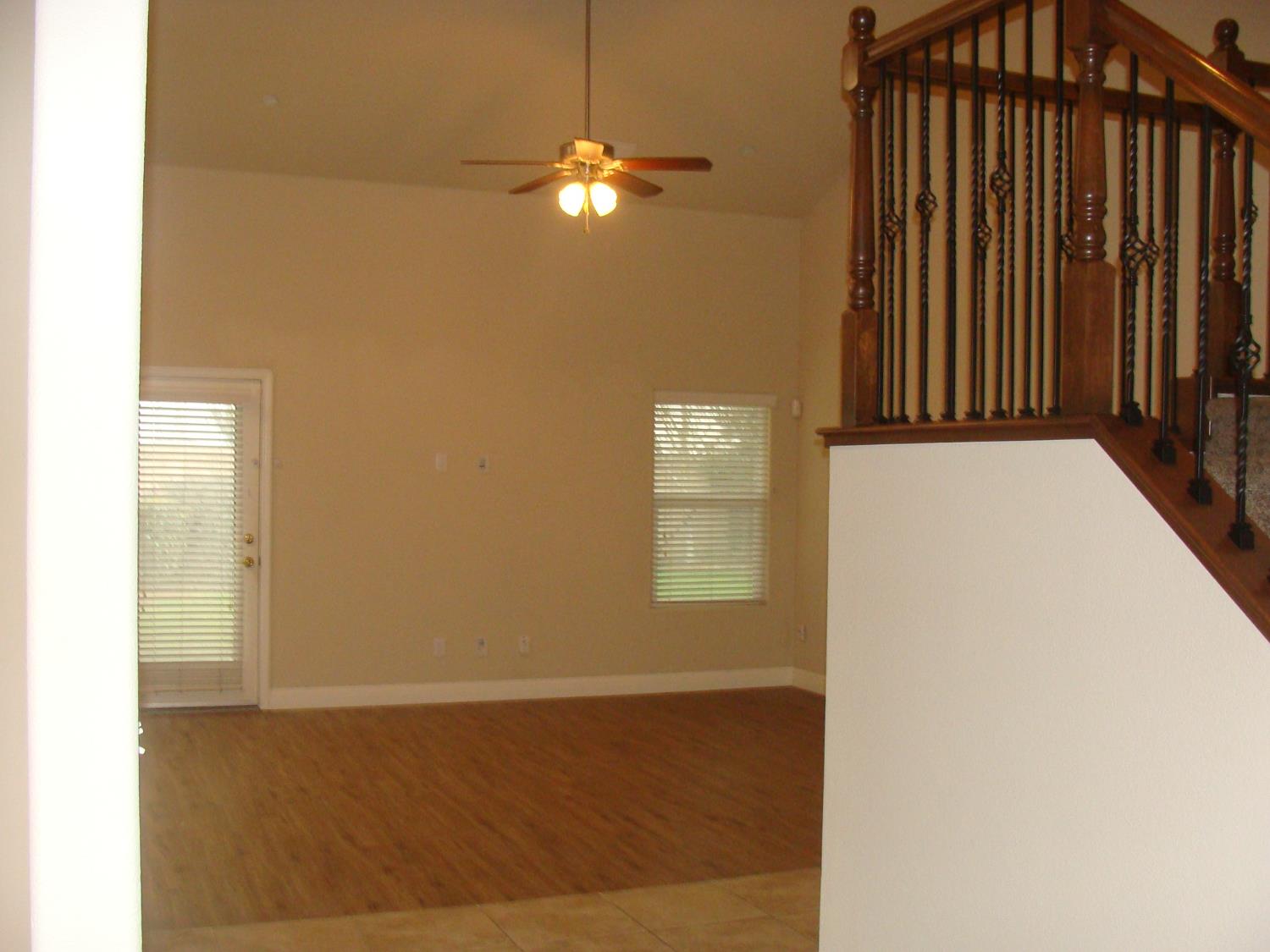 7477 N La Paz Ave, Fresno, CA 93722