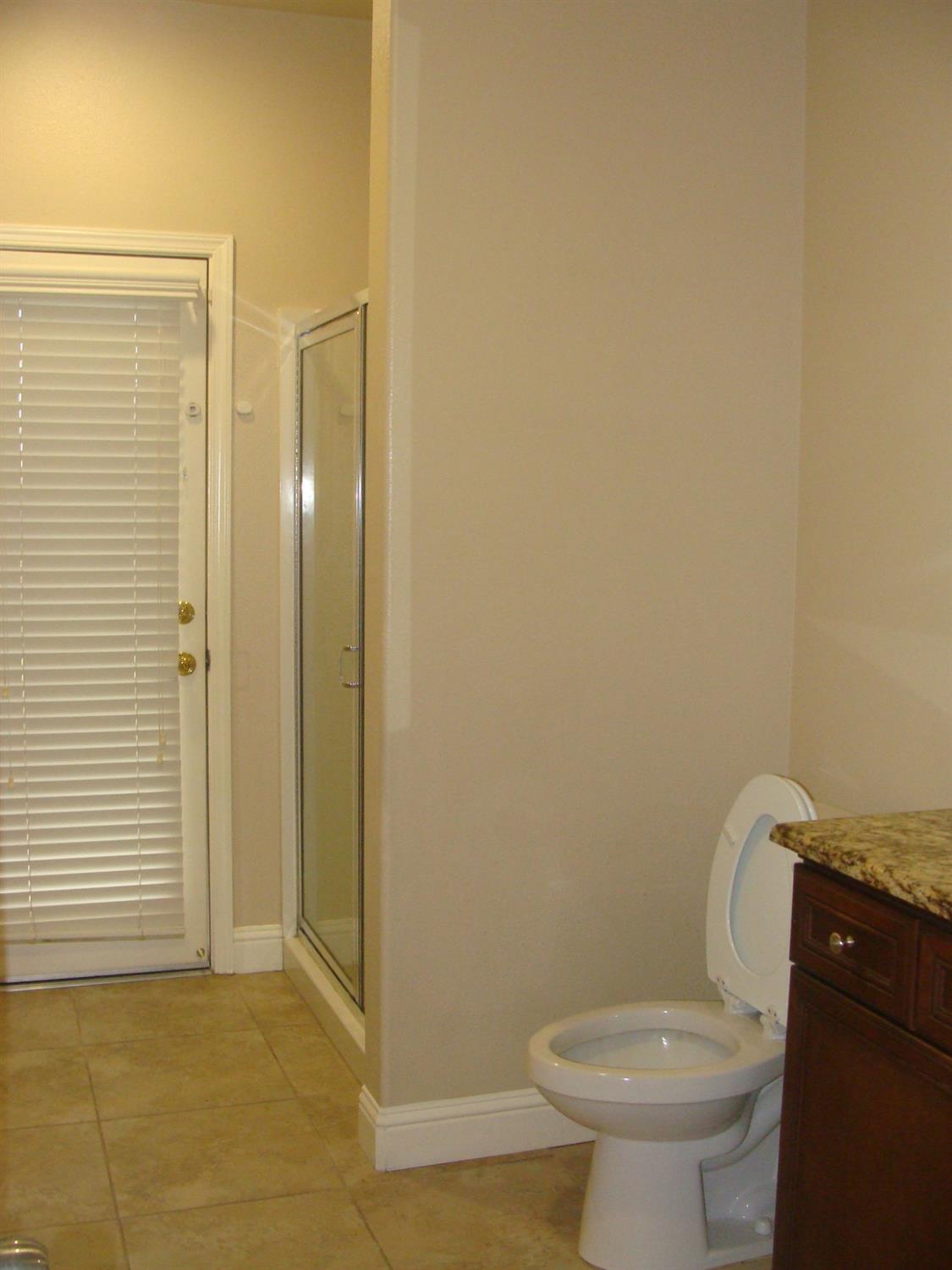 7477 N La Paz Ave, Fresno, CA 93722