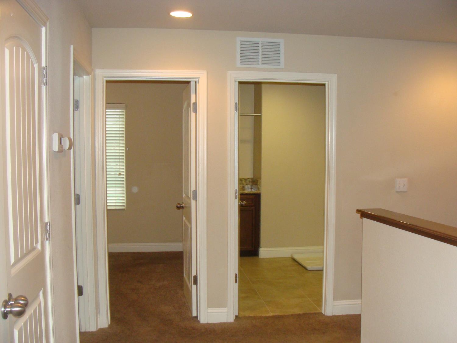 7477 N La Paz Ave, Fresno, CA 93722