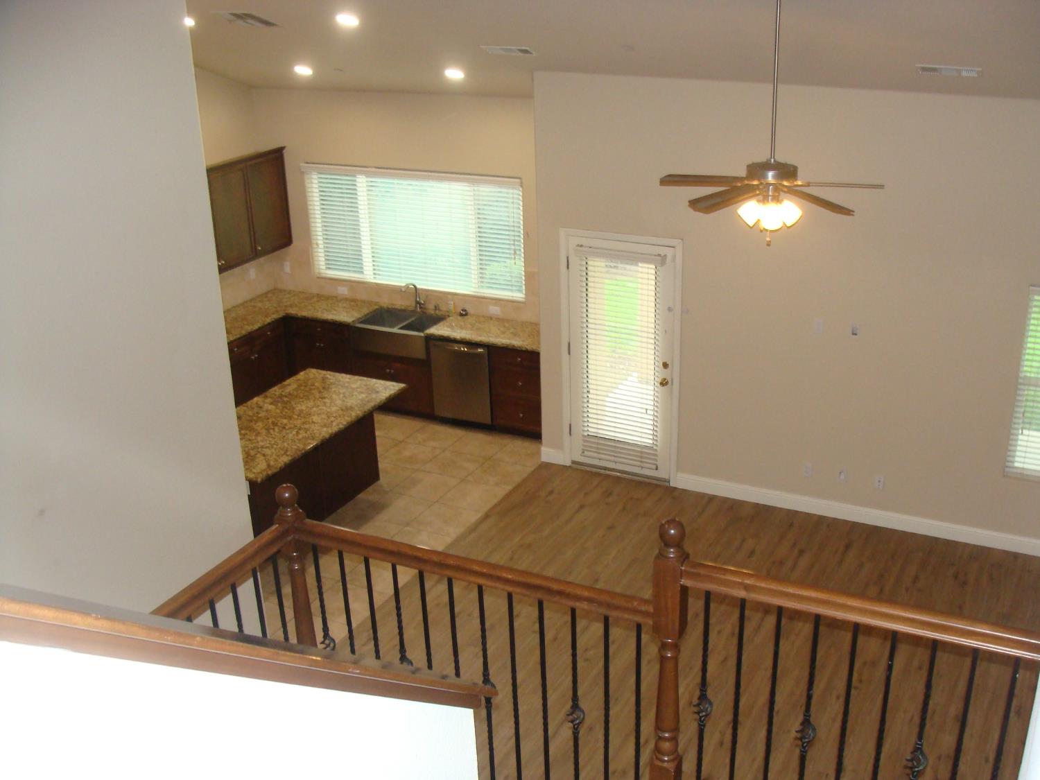 7477 N La Paz Ave, Fresno, CA 93722