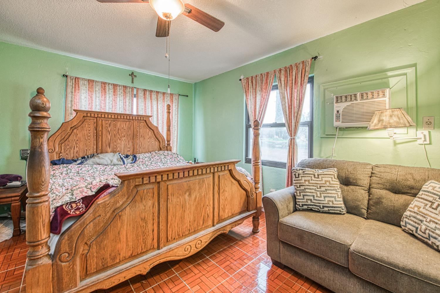 6729 W Clinton Ave, Fresno, CA 93723