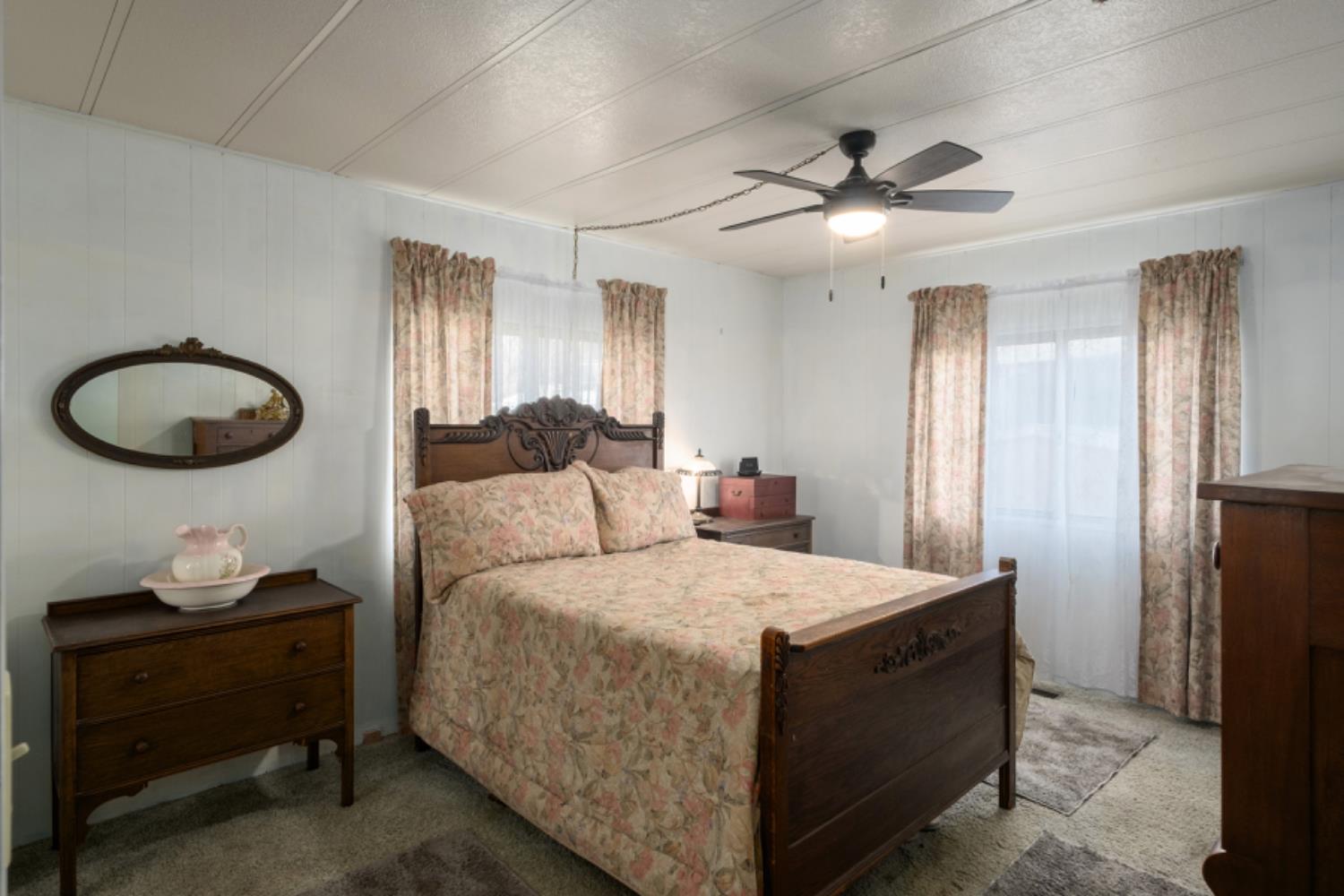 339 N Frankwood Ave #24, Sanger, CA 93657