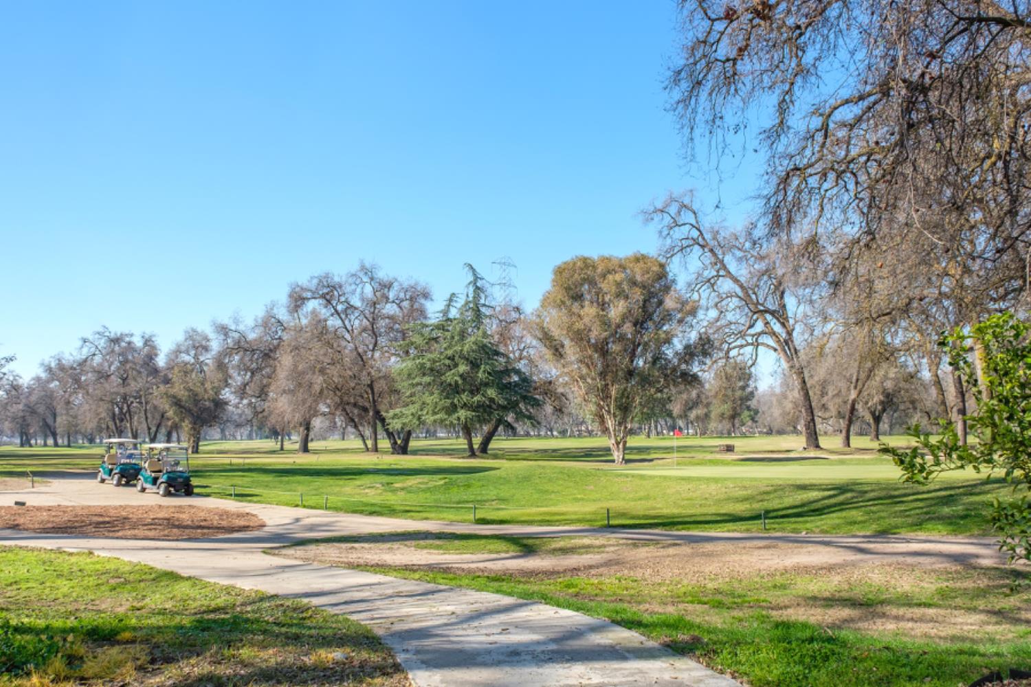 339 N Frankwood Ave #24, Sanger, CA 93657