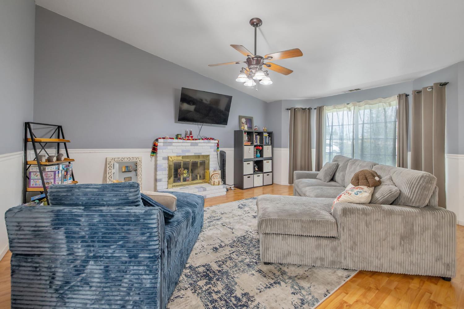 3749 S University, Visalia, CA 93277