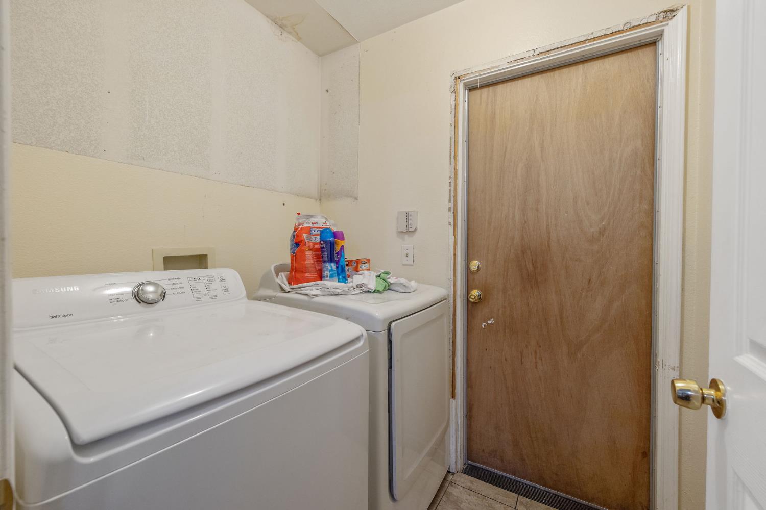 3749 S University, Visalia, CA 93277