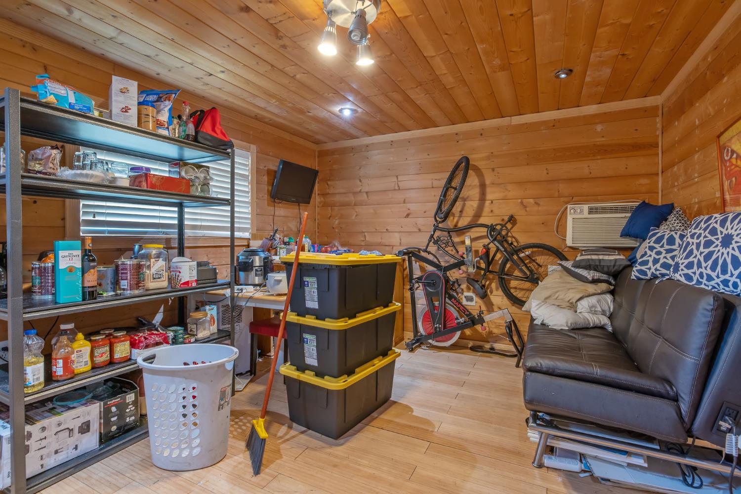 3749 S University, Visalia, CA 93277