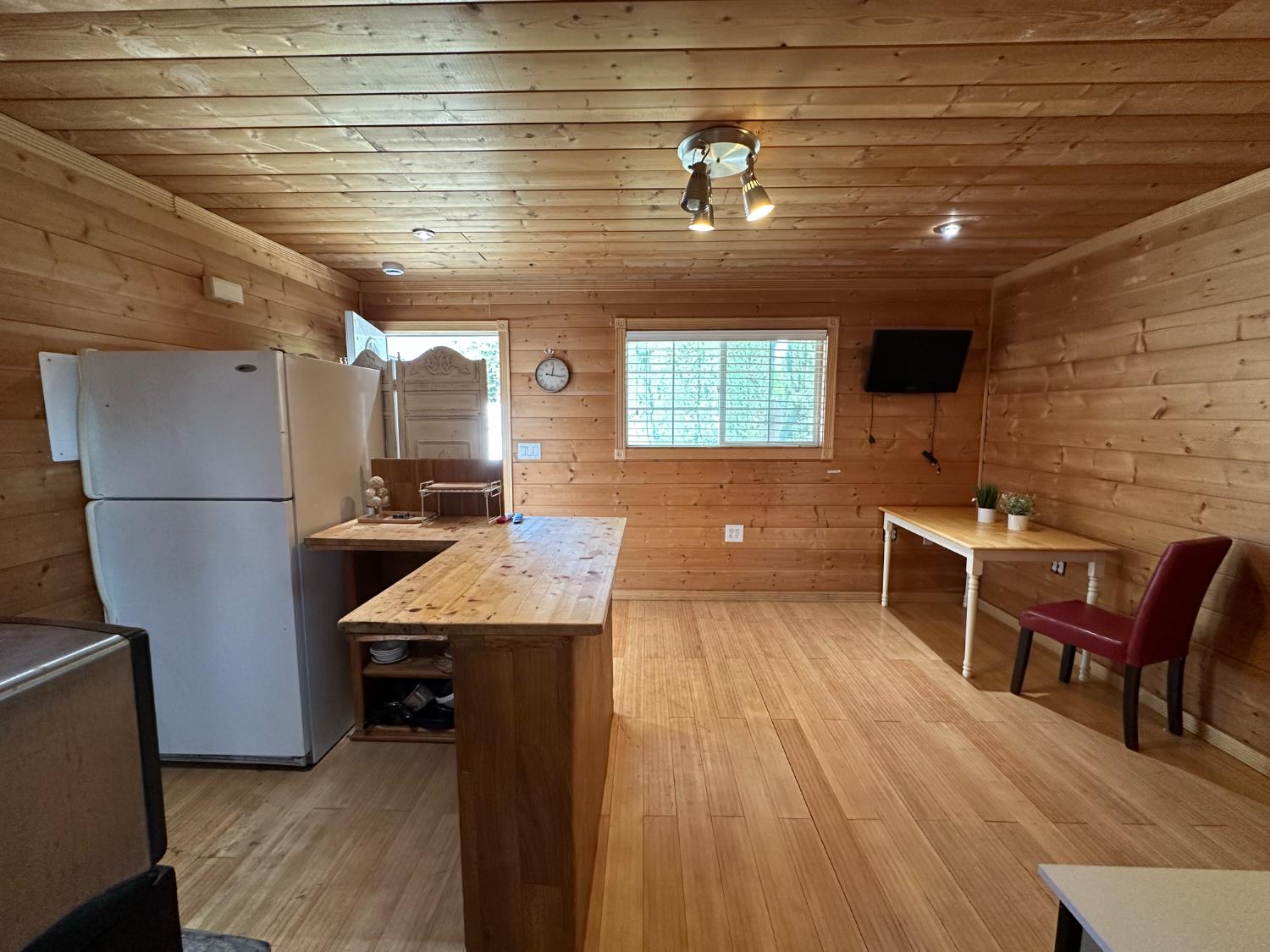 3749 S University, Visalia, CA 93277