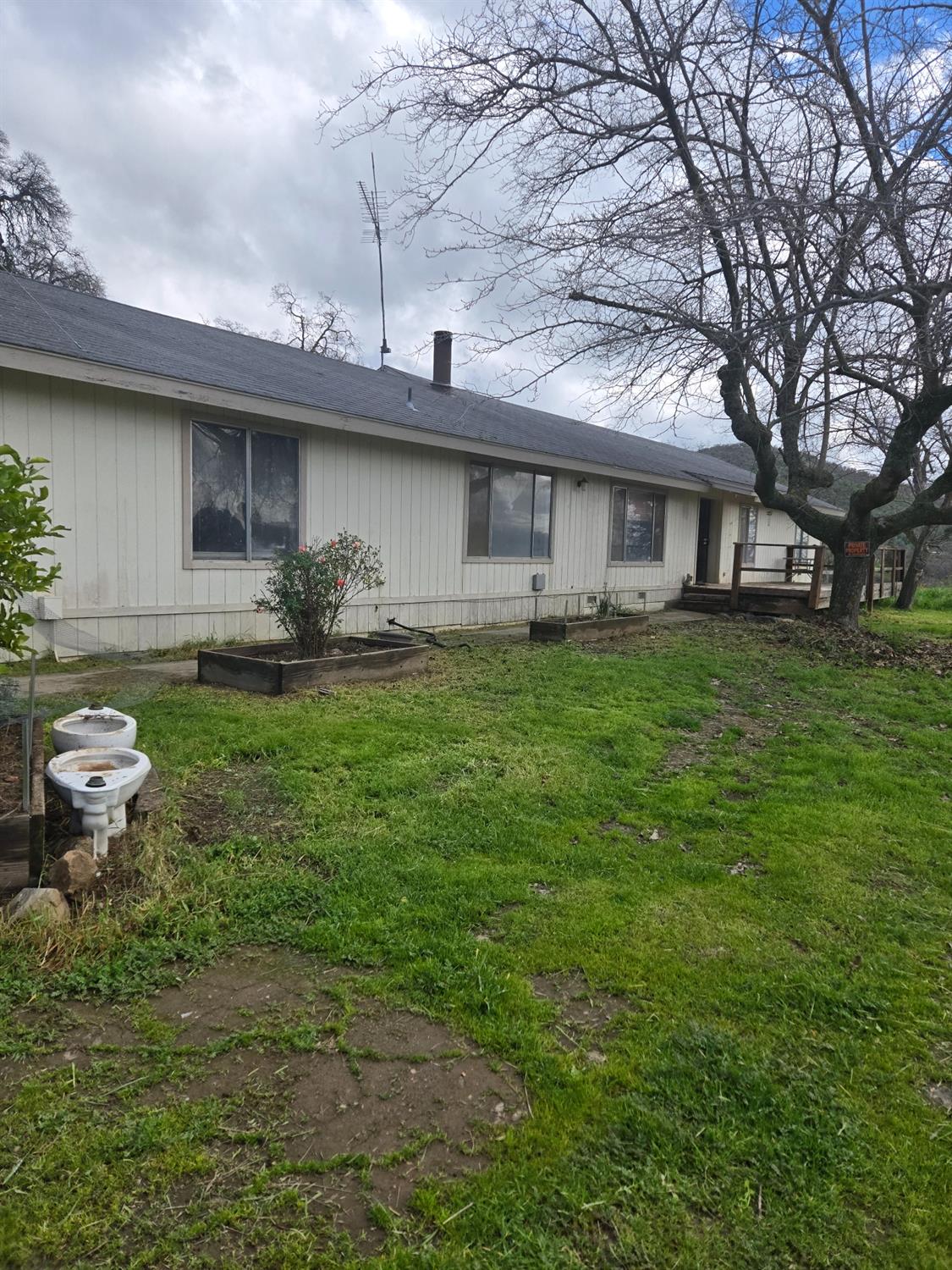 46689 Sassafras Ln, Yokuts Valley, CA 93675