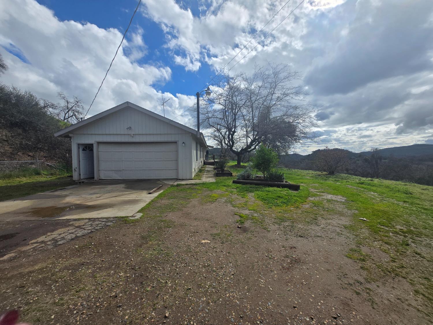 46689 Sassafras Ln, Yokuts Valley, CA 93675