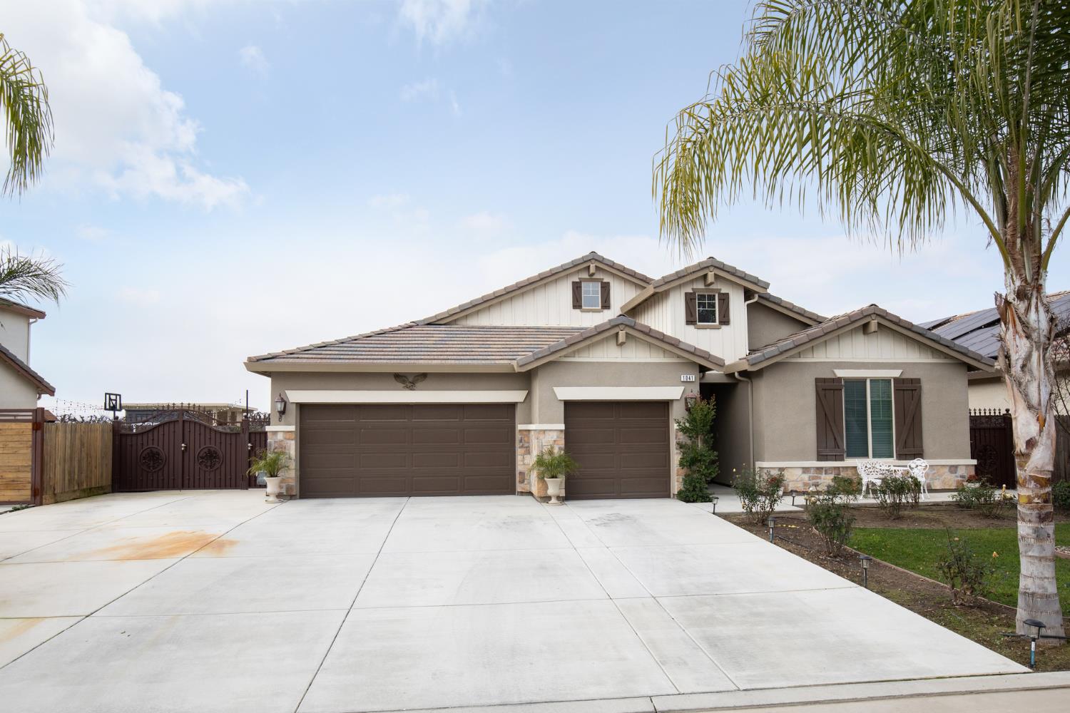 1041 Ridge Creek Estates Way, Dinuba, CA 93618