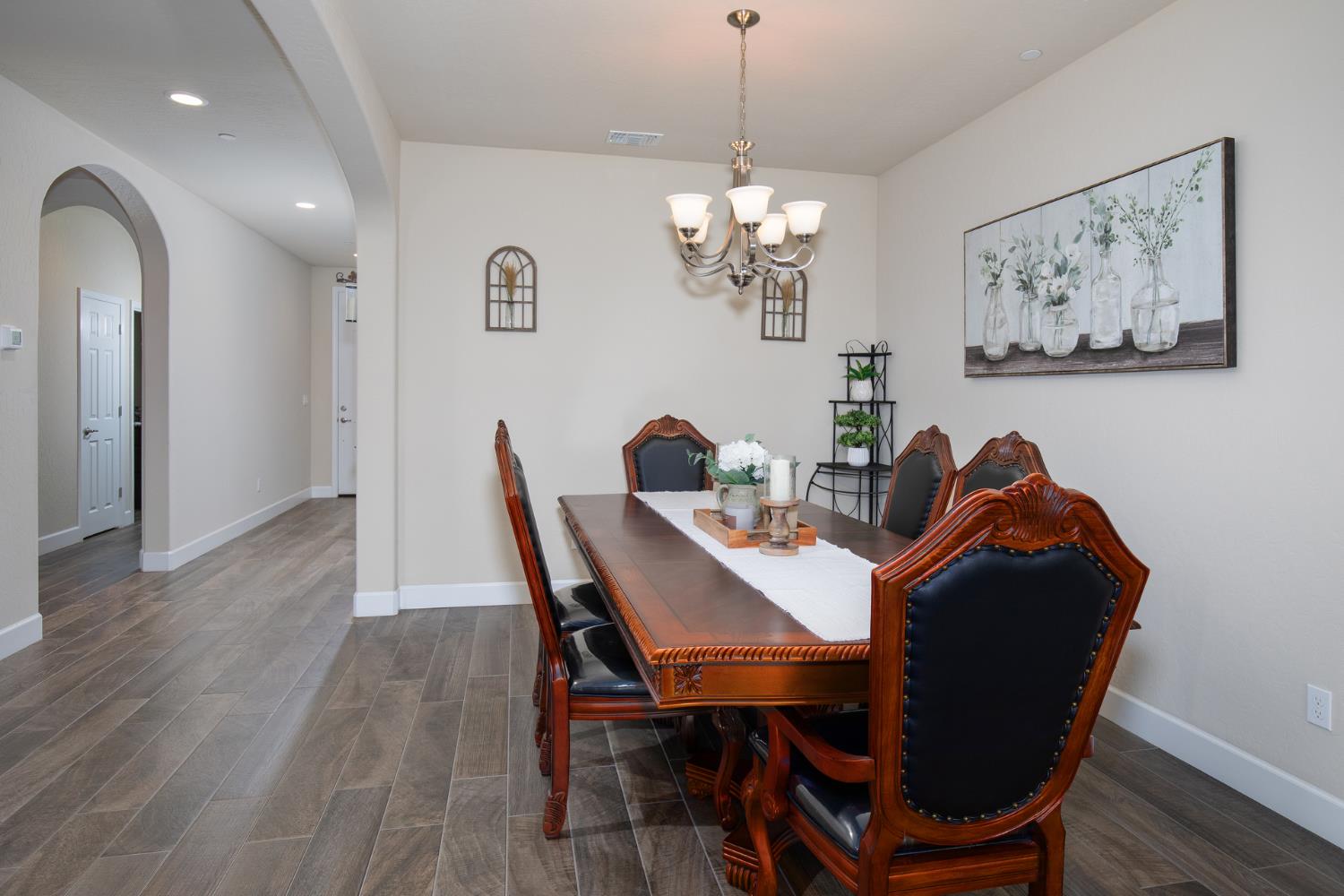 1041 Ridge Creek Estates Way, Dinuba, CA 93618