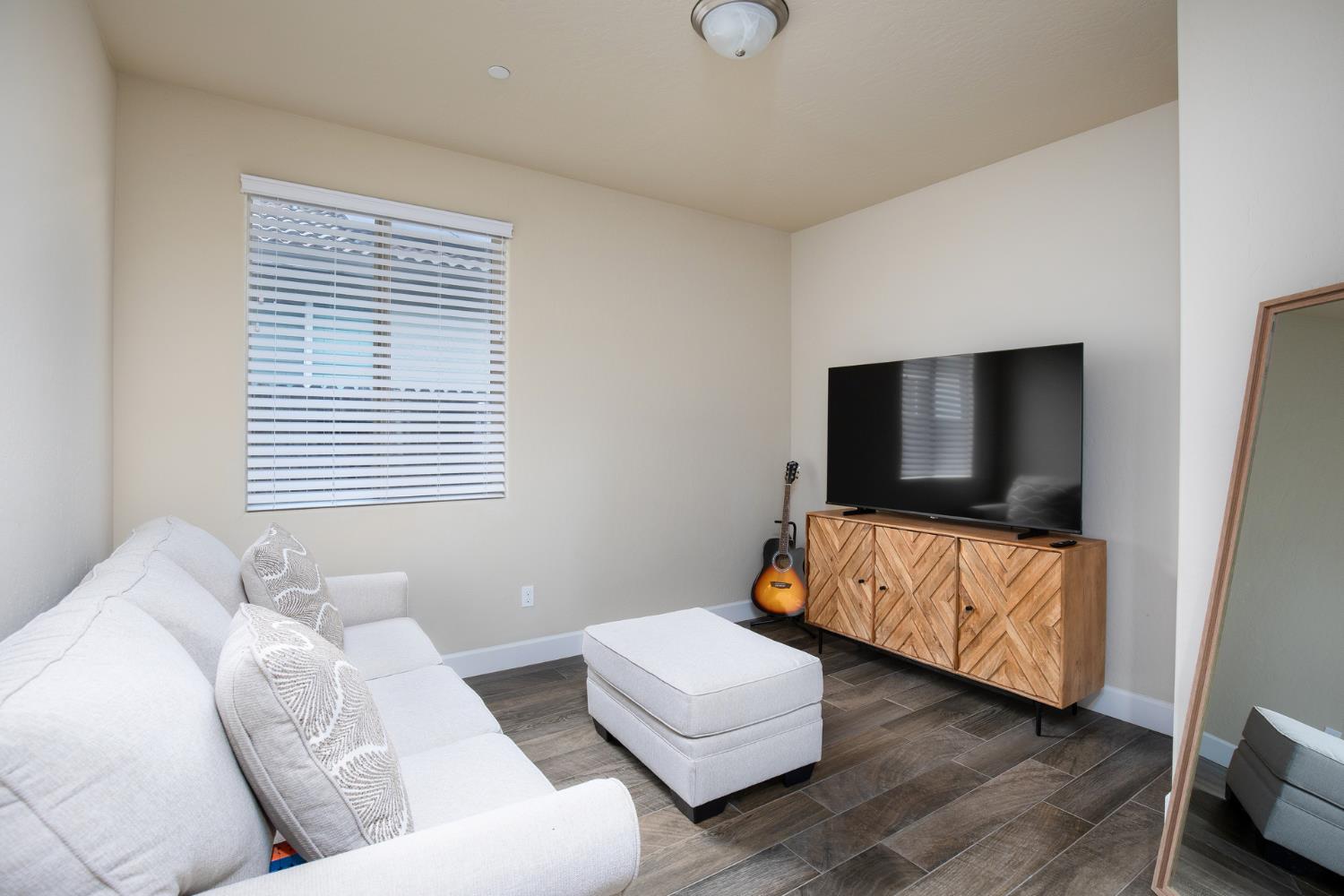 1041 Ridge Creek Estates Way, Dinuba, CA 93618