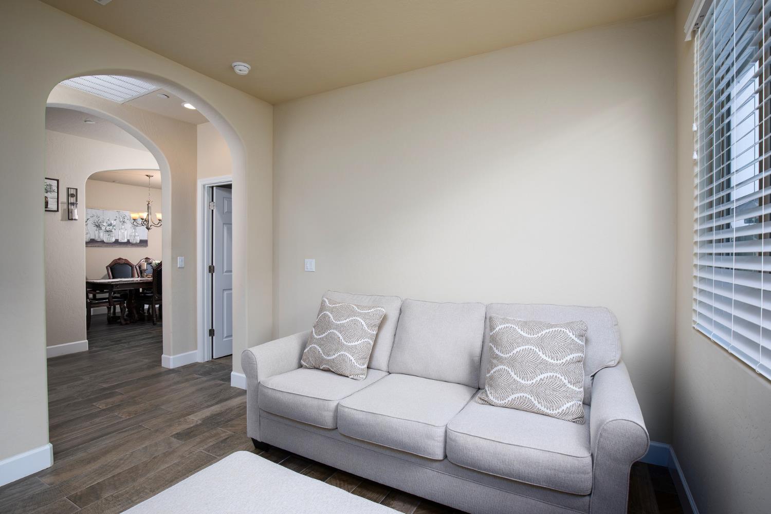 1041 Ridge Creek Estates Way, Dinuba, CA 93618