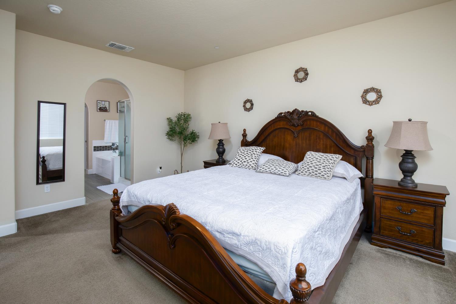 1041 Ridge Creek Estates Way, Dinuba, CA 93618